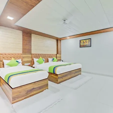 Hotel Nysha Palace Near Igi Airport
